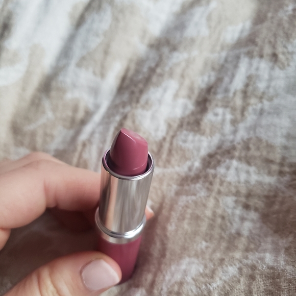 Lipstick, face mask, toiletry bag bundle💄💆‍♀️ - Picture 6 of 11